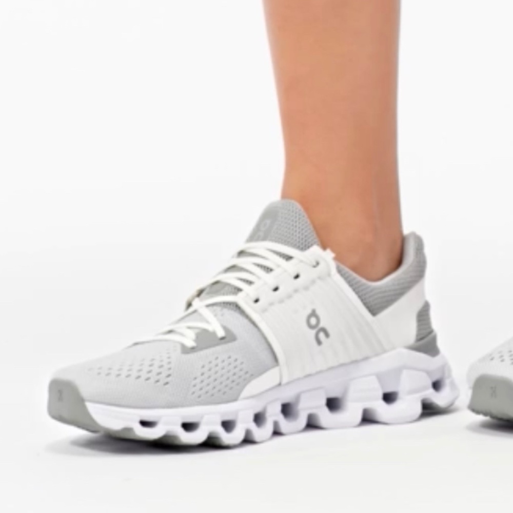 On Cloudswift running shoes women 5.5